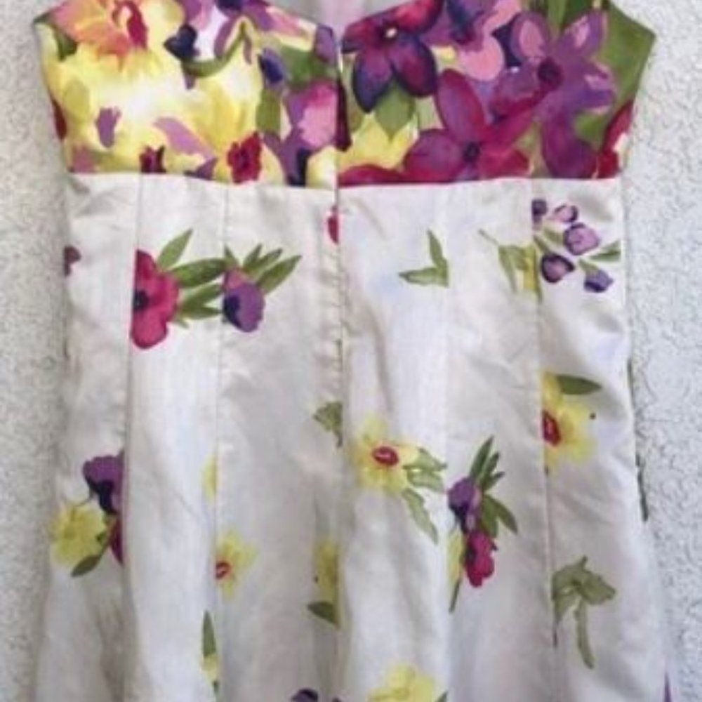 Floral Spring Dress- Size 8 - Picture 6 of 10